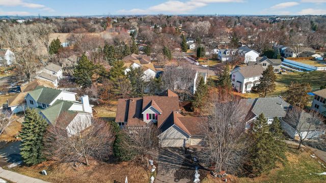 2970 Western Avenue N, Roseville, MN 55113