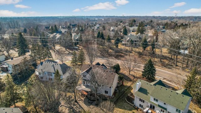 2970 Western Avenue N, Roseville, MN 55113