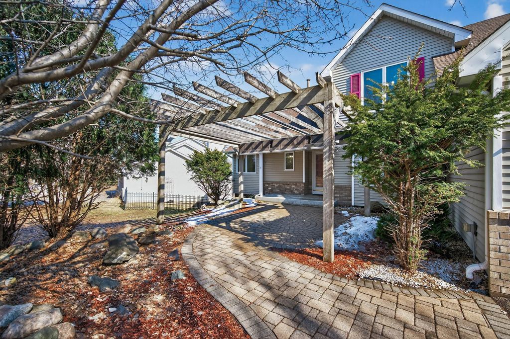 2970 Western Avenue N, Roseville, MN 55113 — photo 4