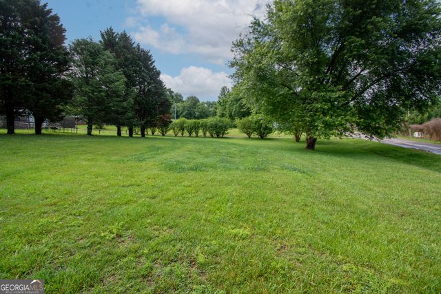 434 Creamery Road, Brasstown, NC 28902