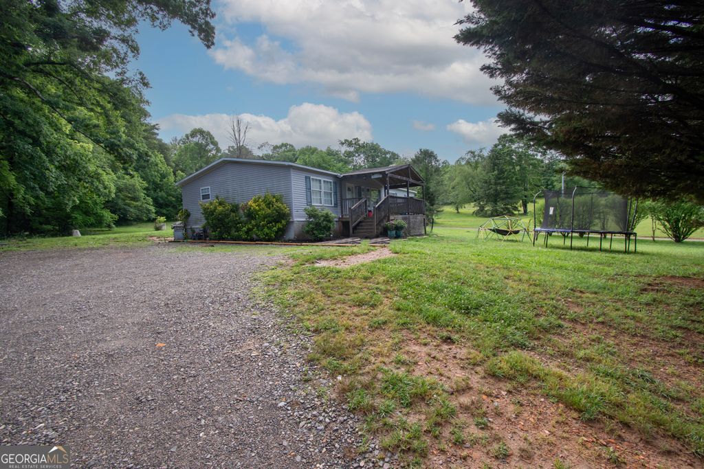 434 Creamery Road, Brasstown, NC 28902