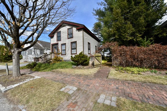21 Andrews Street, Saratoga Springs, NY 12866