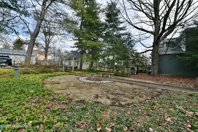 21 Andrews Street, Saratoga Springs, NY 12866