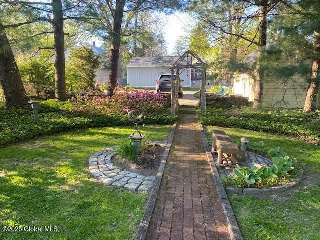 21 Andrews Street, Saratoga Springs, NY 12866