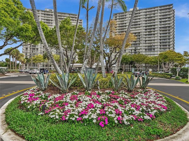 3731 N Country Club Drive PH24, Aventura, FL 33180
