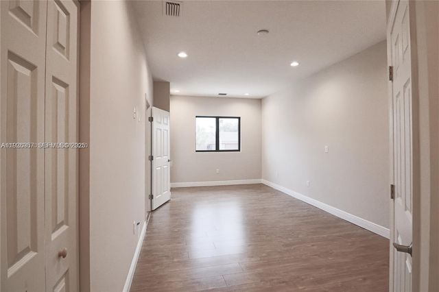 9265 NW 16th Street, Pembroke Pines, FL 33024