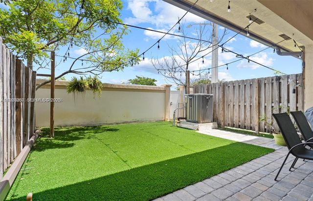 9265 NW 16th Street, Pembroke Pines, FL 33024