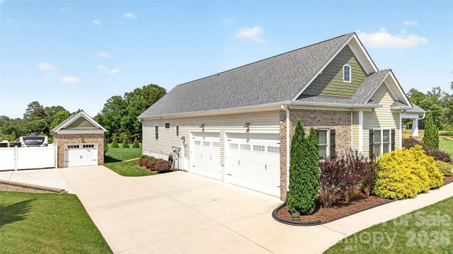 107 Buffalo Creek Drive, Statesville, NC 28677