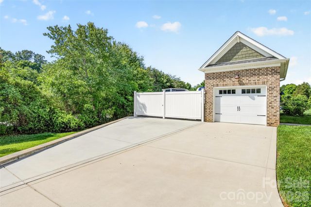 107 Buffalo Creek Drive, Statesville, NC 28677