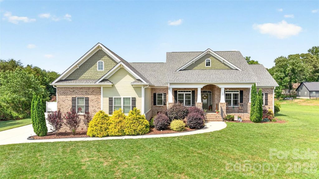 107 Buffalo Creek Drive, Statesville, NC 28677