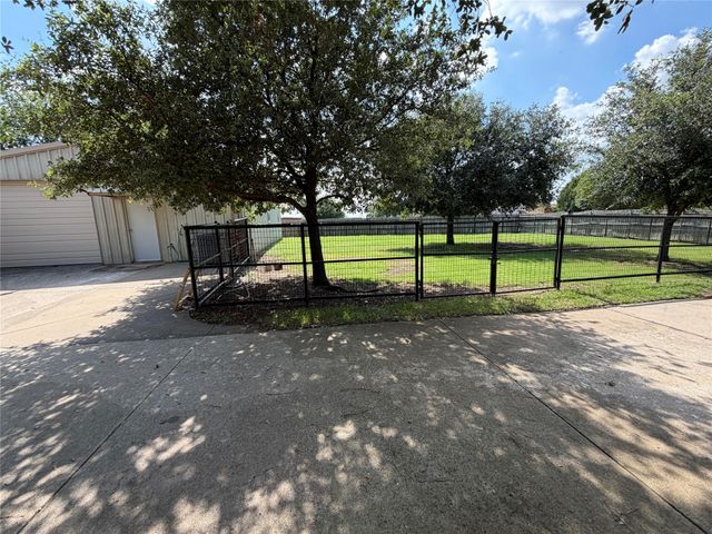 2117 Shorthorn Trail, Crowley, TX 76036