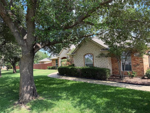 2117 Shorthorn Trail, Crowley, TX 76036