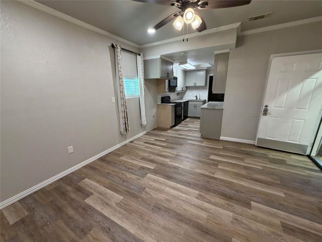 2117 Shorthorn Trail, Crowley, TX 76036