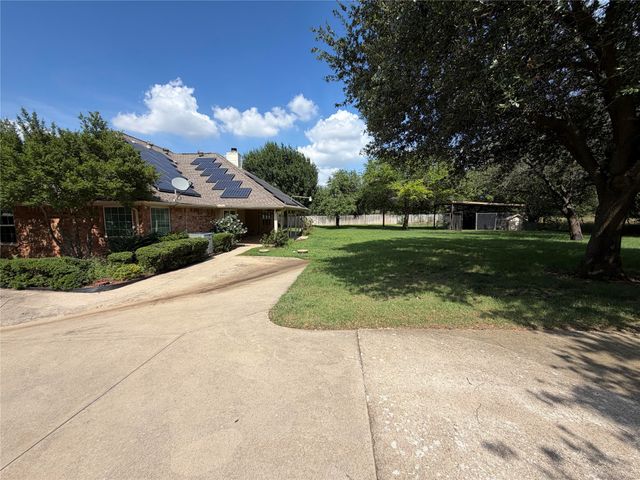 2117 Shorthorn Trail, Crowley, TX 76036