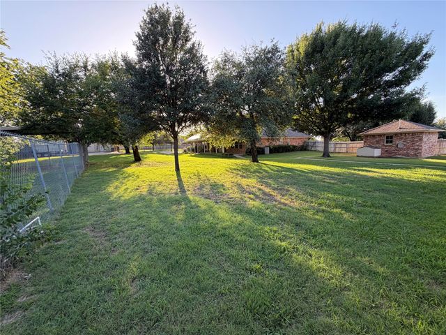 2117 Shorthorn Trail, Crowley, TX 76036