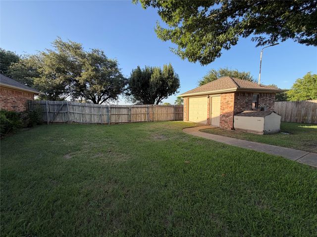 2117 Shorthorn Trail, Crowley, TX 76036