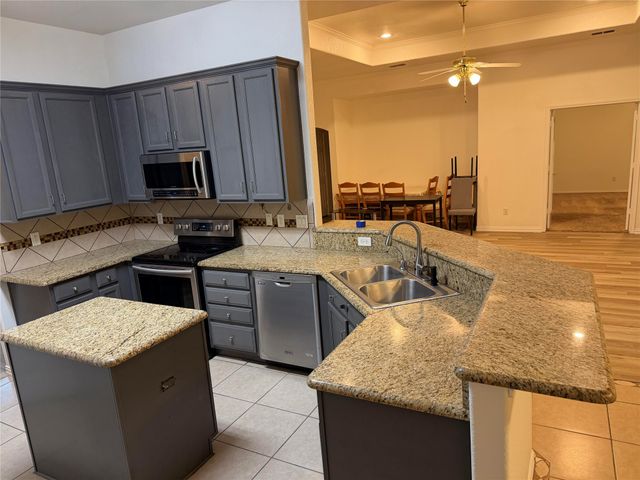 2117 Shorthorn Trail, Crowley, TX 76036