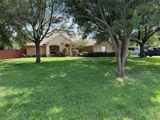 2117 Shorthorn Trail, Crowley, TX 76036