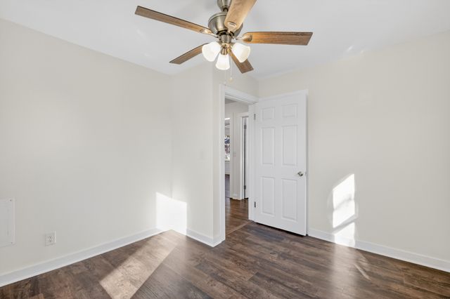 416 E 18th St, Columbia, TN 38401