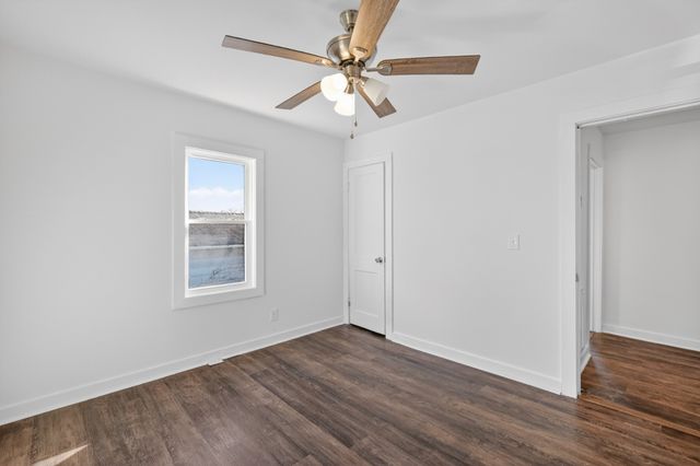 416 E 18th St, Columbia, TN 38401