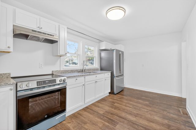 416 E 18th St, Columbia, TN 38401