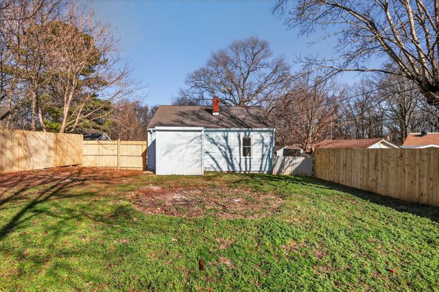 416 E 18th St, Columbia, TN 38401