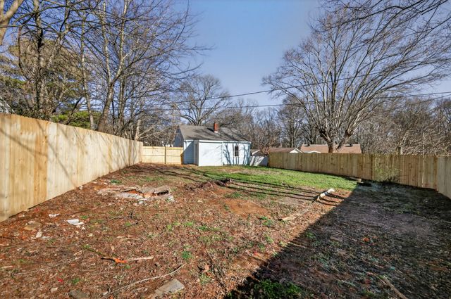 416 E 18th St, Columbia, TN 38401