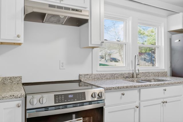 416 E 18th St, Columbia, TN 38401