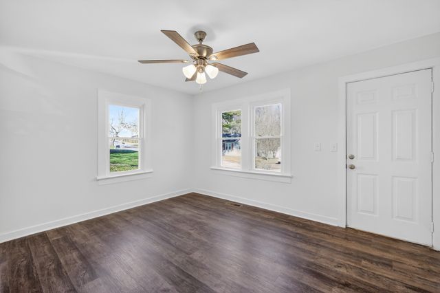 416 E 18th St, Columbia, TN 38401