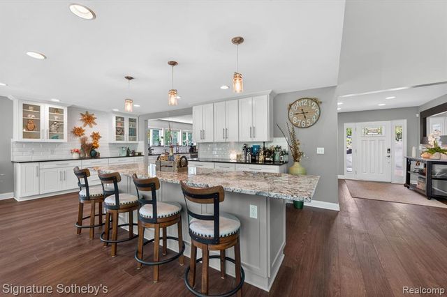 30650 Lahser Road, Beverly Hills, MI 48025