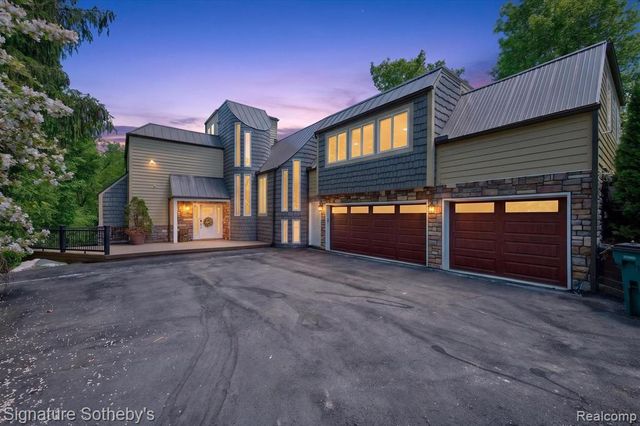 30650 Lahser Road, Beverly Hills, MI 48025