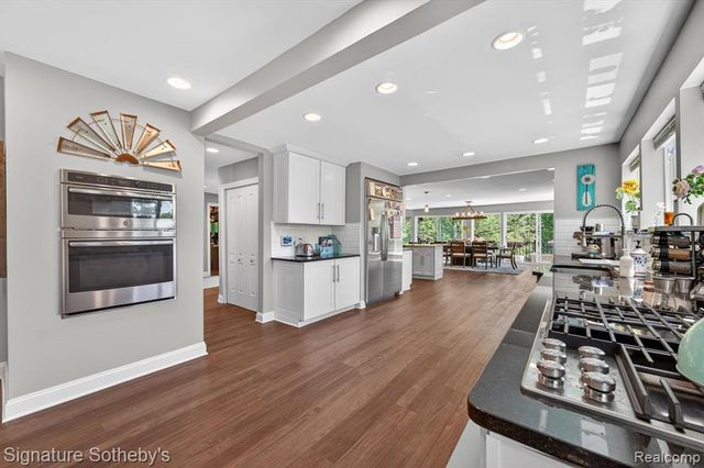 30650 Lahser Road, Beverly Hills, MI 48025