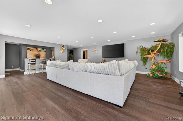 30650 Lahser Road, Beverly Hills, MI 48025