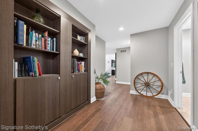30650 Lahser Road, Beverly Hills, MI 48025