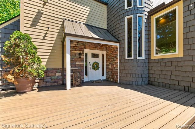 30650 Lahser Road, Beverly Hills, MI 48025