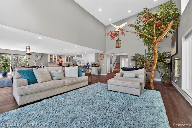 30650 Lahser Road, Beverly Hills, MI 48025