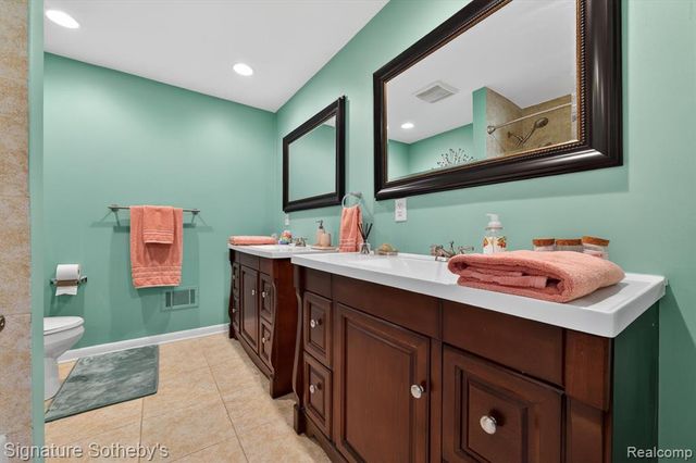 30650 Lahser Road, Beverly Hills, MI 48025