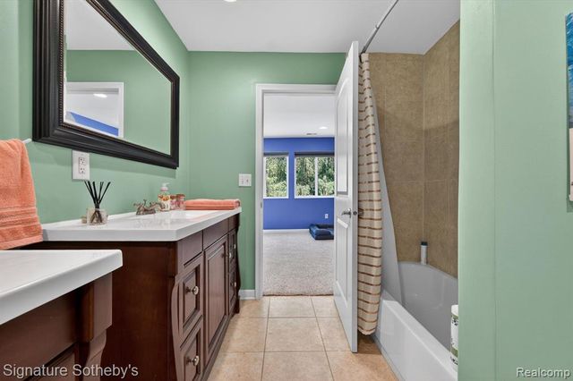 30650 Lahser Road, Beverly Hills, MI 48025