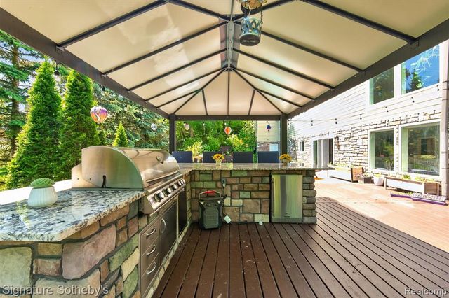 30650 Lahser Road, Beverly Hills, MI 48025