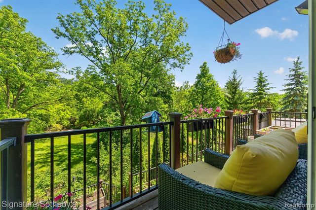 30650 Lahser Road, Beverly Hills, MI 48025