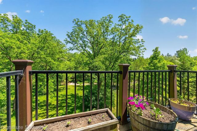 30650 Lahser Road, Beverly Hills, MI 48025