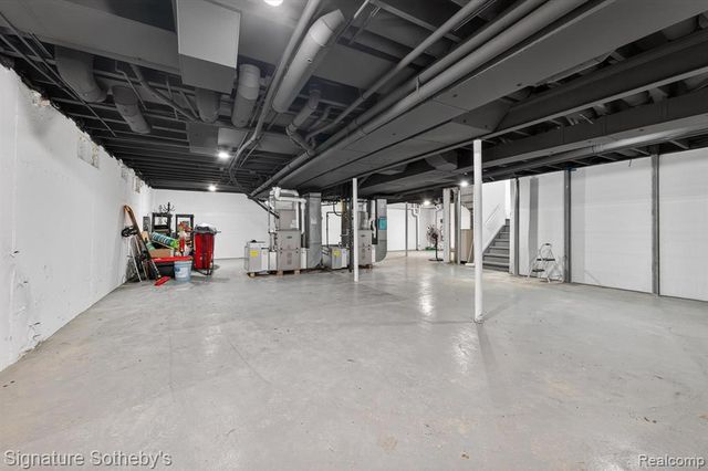 30650 Lahser Road, Beverly Hills, MI 48025