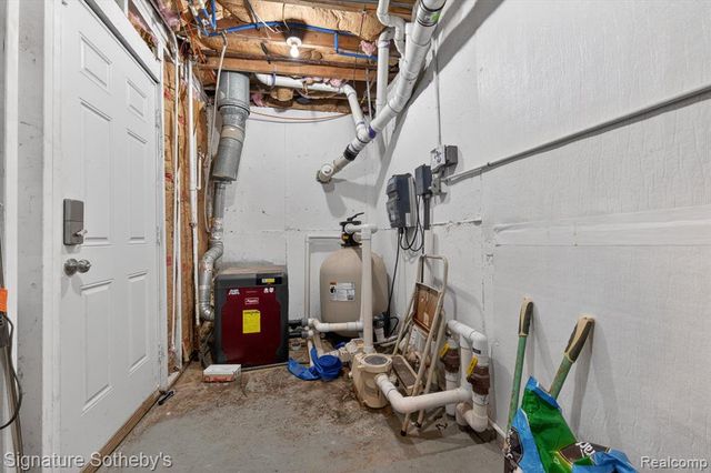 30650 Lahser Road, Beverly Hills, MI 48025