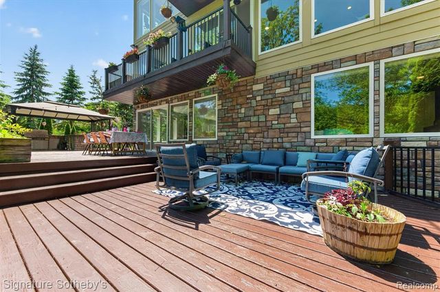 30650 Lahser Road, Beverly Hills, MI 48025