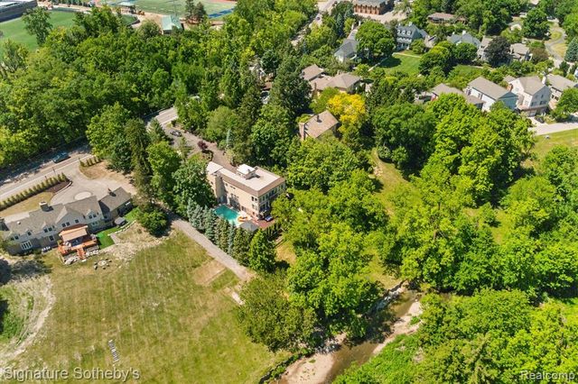 30650 Lahser Road, Beverly Hills, MI 48025