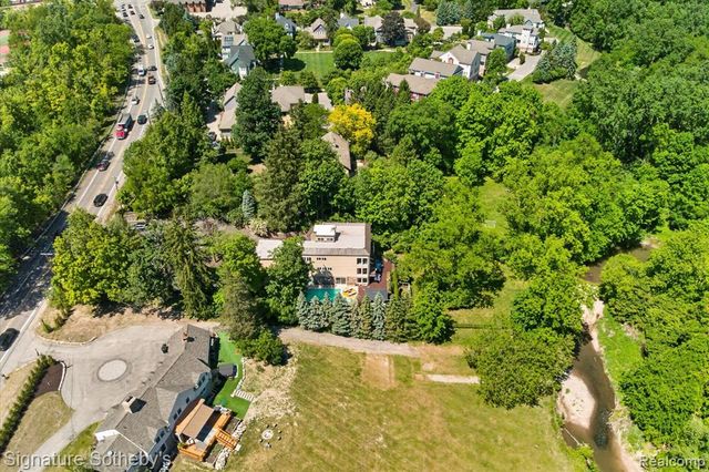 30650 Lahser Road, Beverly Hills, MI 48025