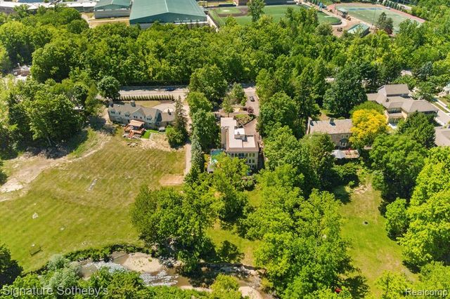 30650 Lahser Road, Beverly Hills, MI 48025