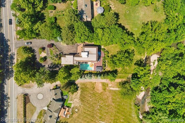 30650 Lahser Road, Beverly Hills, MI 48025