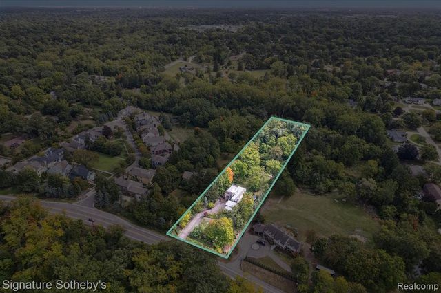 30650 Lahser Road, Beverly Hills, MI 48025