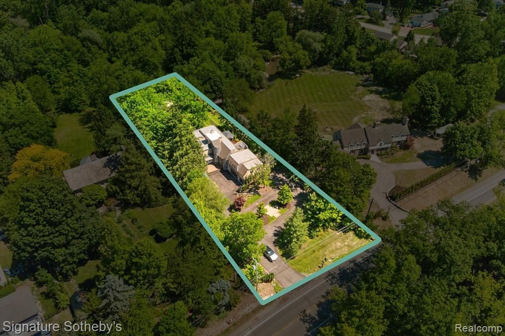 30650 Lahser Road, Beverly Hills, MI 48025